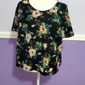 Black Floral Flowy Casual Short Sleeve Top